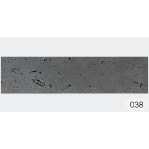 キッチンとレストラン スペースの見開きのレンガ壁のタイル